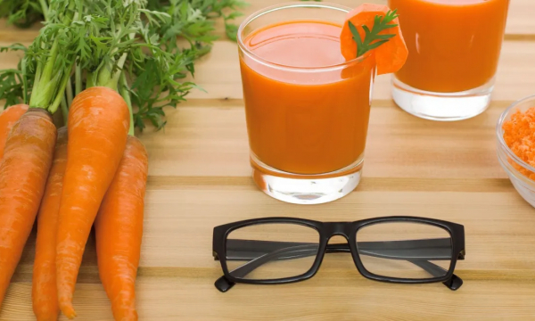 Улучшится ли зрение, если вы будете есть морковь и чернику: комментарий врача